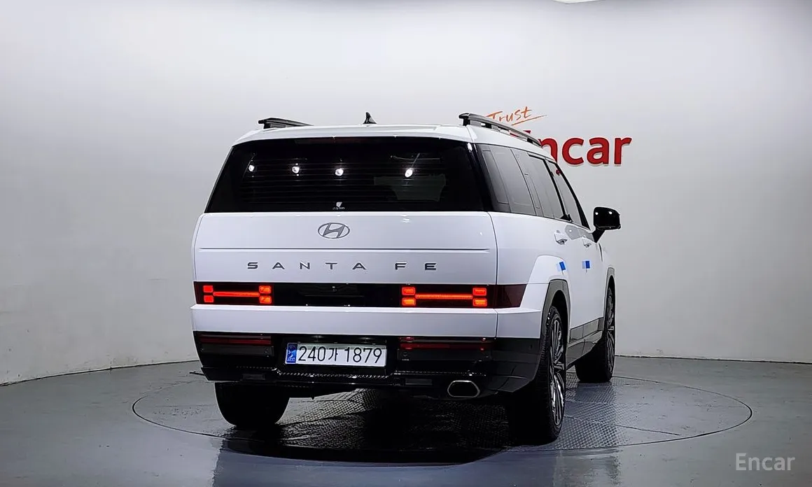 Фото 4 - Hyundai Santa Fe