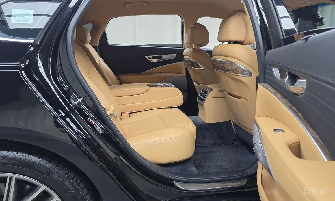 Фото 12 - Kia K9