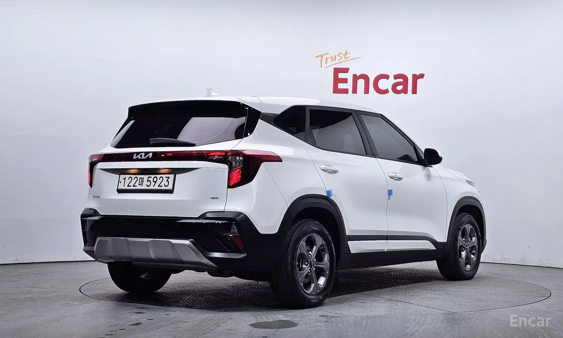 Фото 2 - Kia Seltos