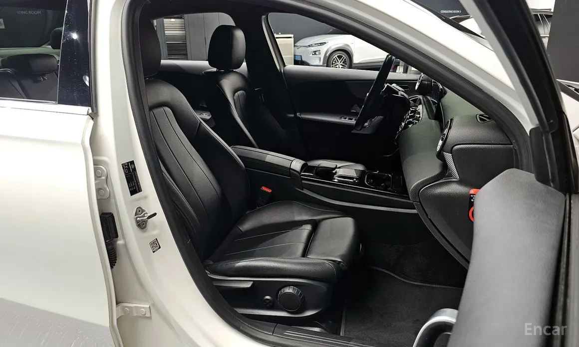 Фото 10 - Mercedes-Benz A-Class