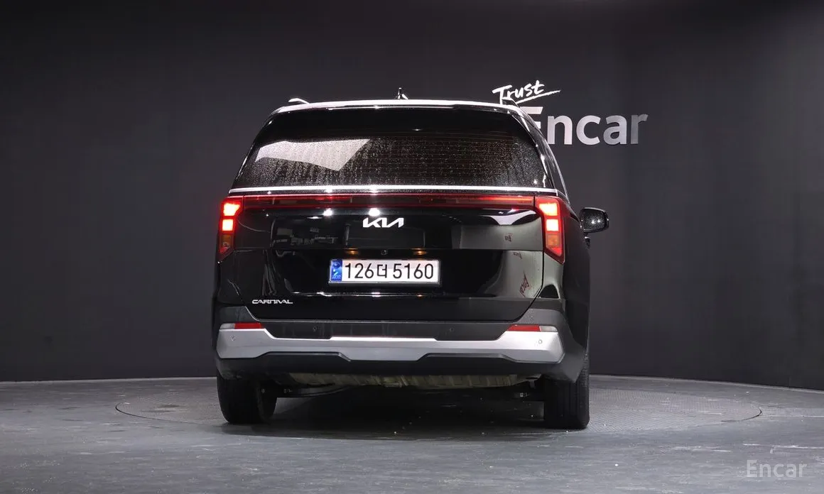 Фото 4 - Kia Carnival