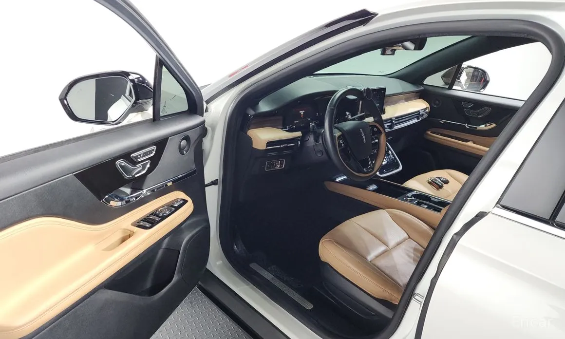 Фото 10 - Lincoln Corsair