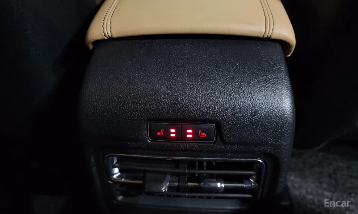 Фото 19 - Lincoln Corsair