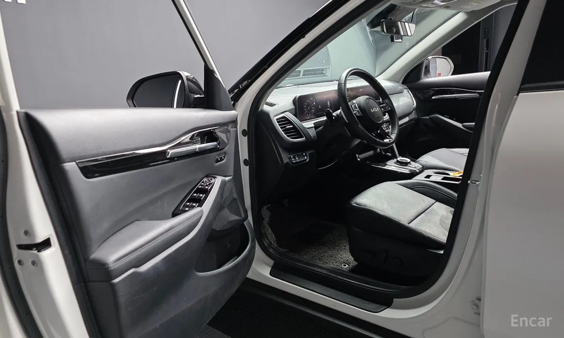 Фото 10 - Kia Seltos