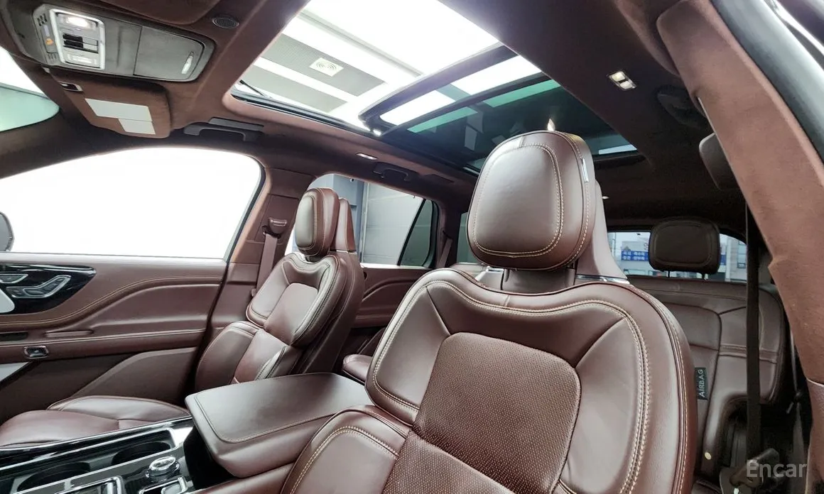 Фото 18 - Lincoln Aviator