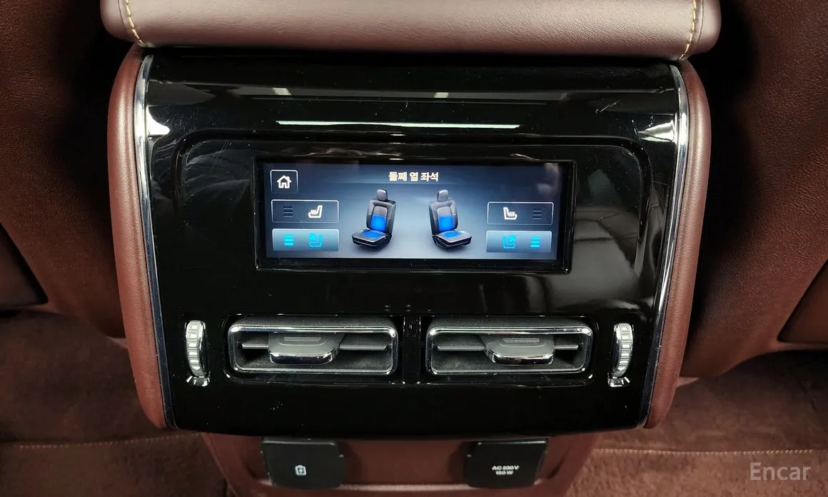 Фото 19 - Lincoln Aviator