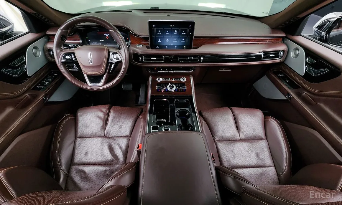 Фото 7 - Lincoln Aviator