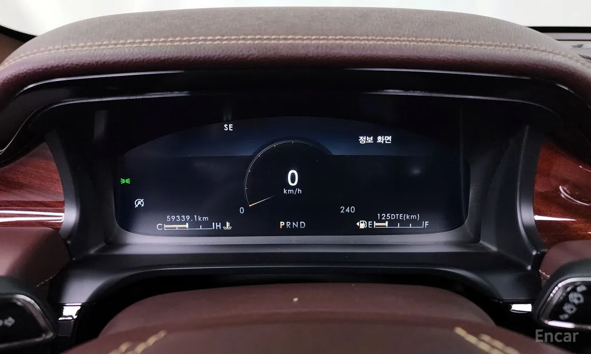 Фото 8 - Lincoln Aviator