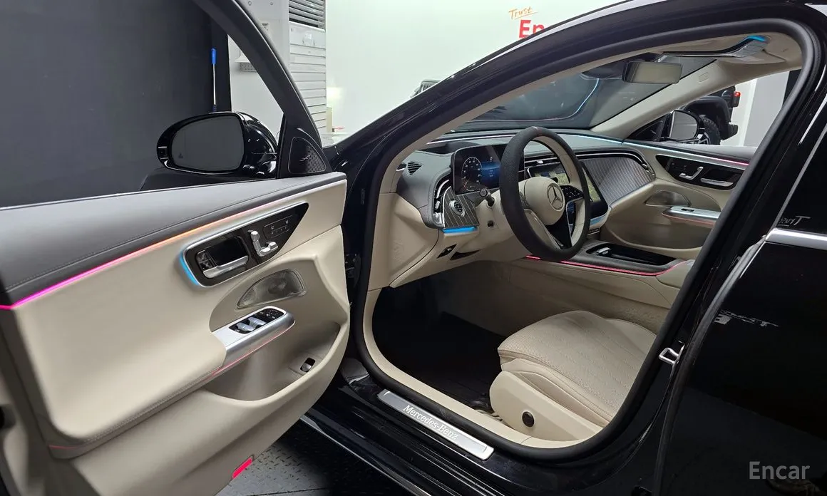 Фото 10 - Mercedes-Benz E-Class