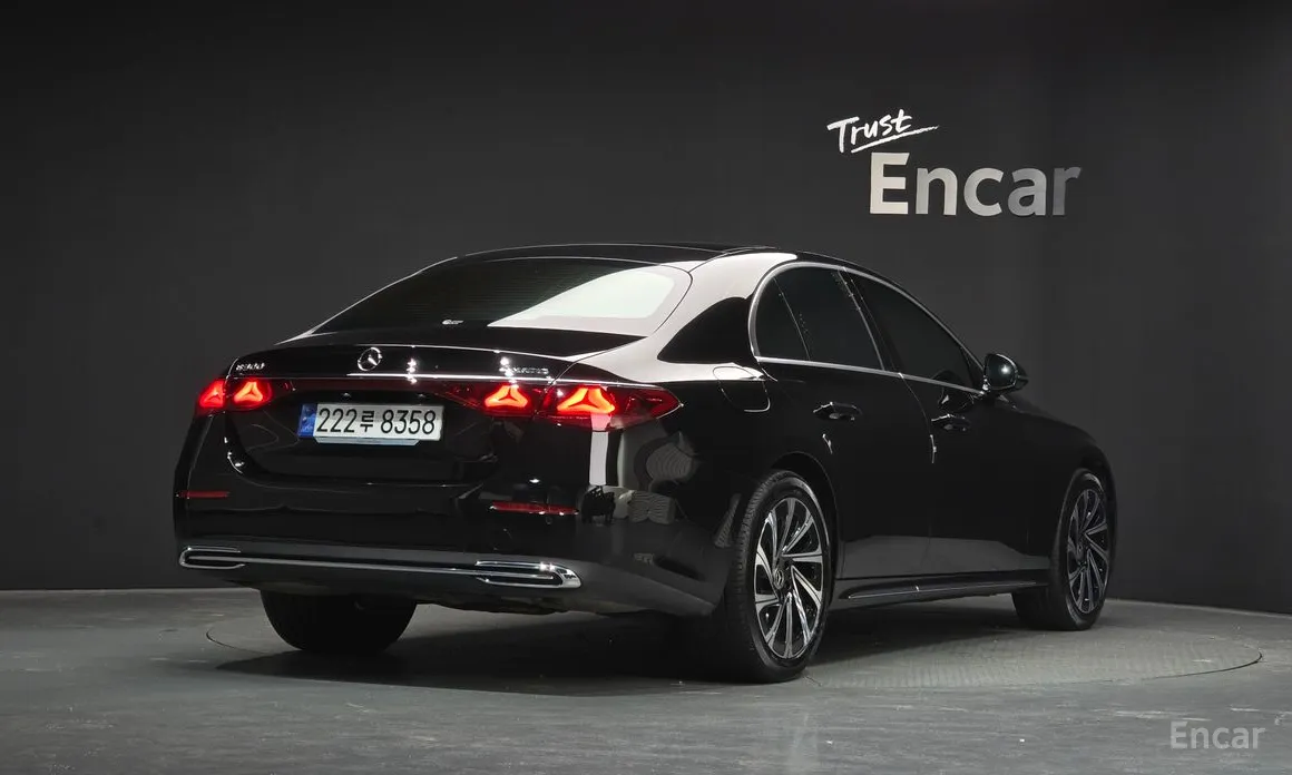 Фото 2 - Mercedes-Benz E-Class