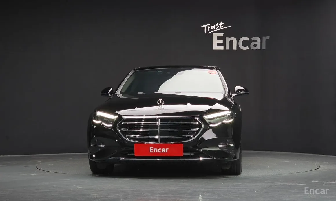 Фото 3 - Mercedes-Benz E-Class