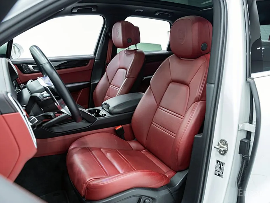 Фото 10 - Porsche Cayenne