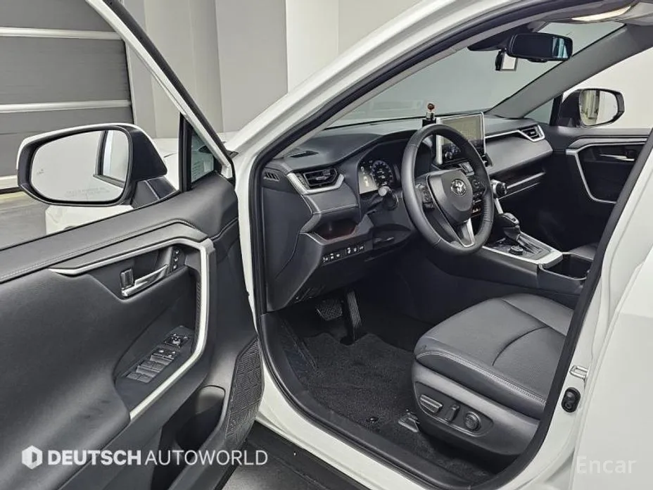 Фото 11 - Toyota RAV4