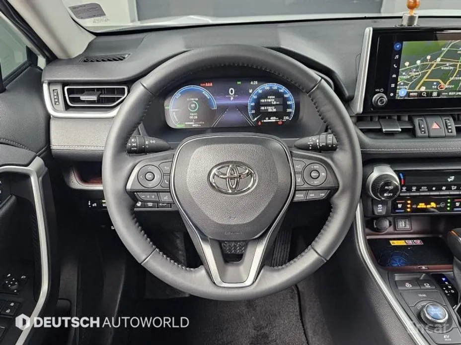 Фото 13 - Toyota RAV4