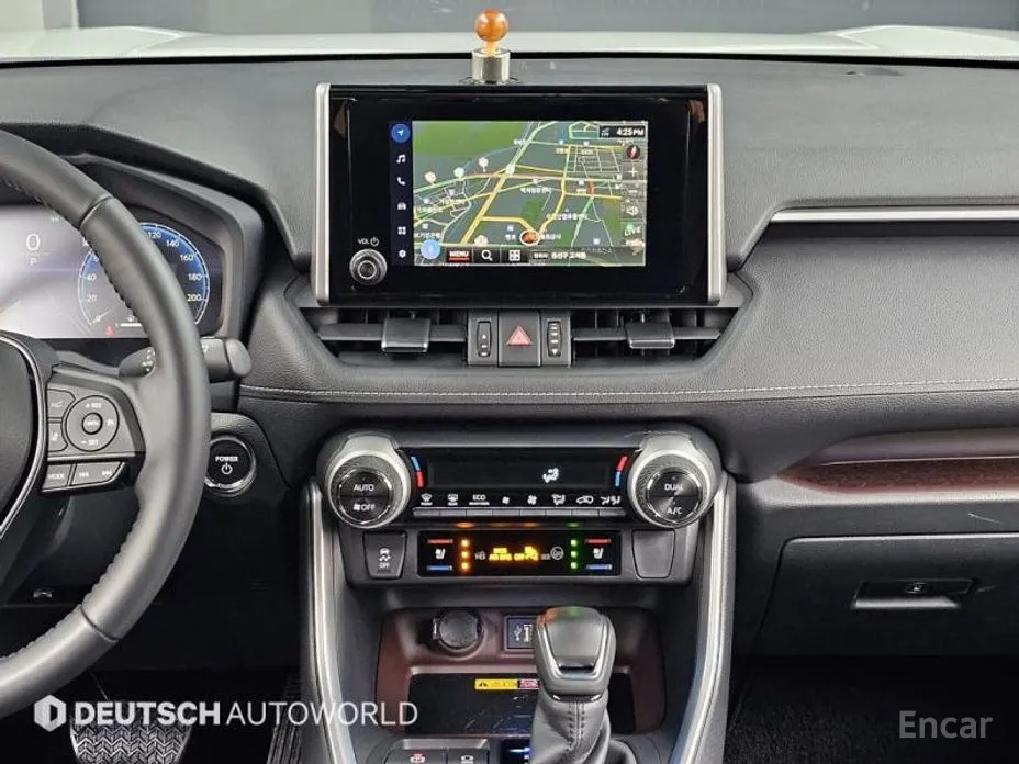 Фото 14 - Toyota RAV4