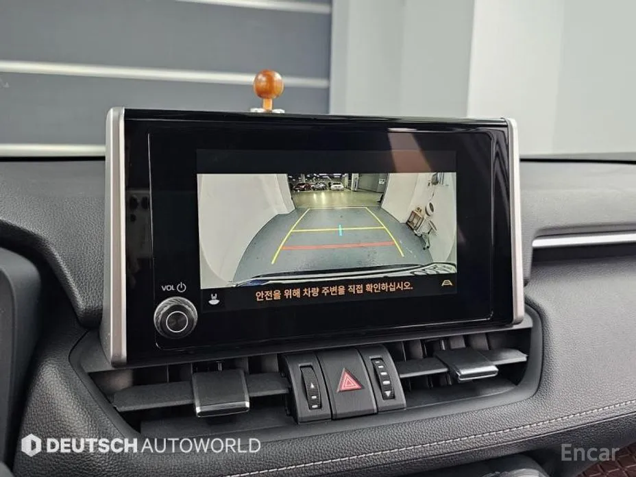 Фото 15 - Toyota RAV4