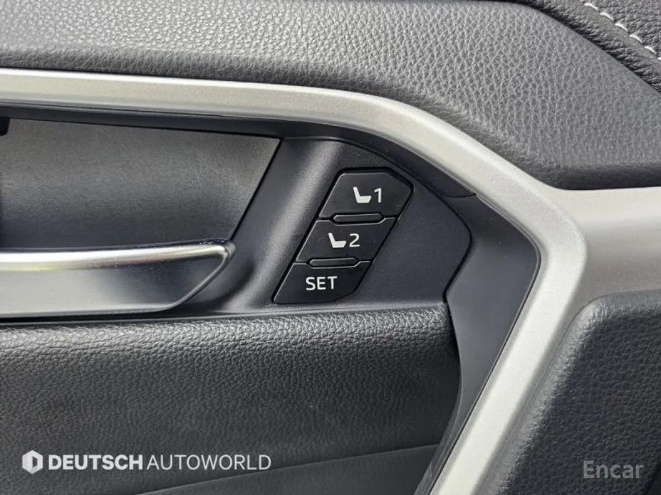 Фото 18 - Toyota RAV4