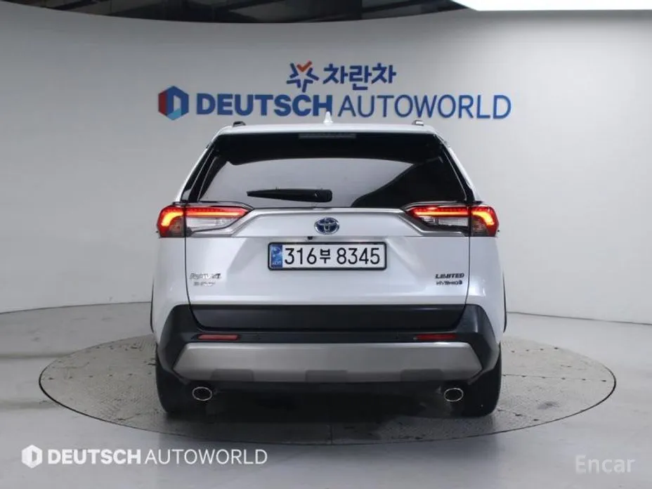 Фото 4 - Toyota RAV4