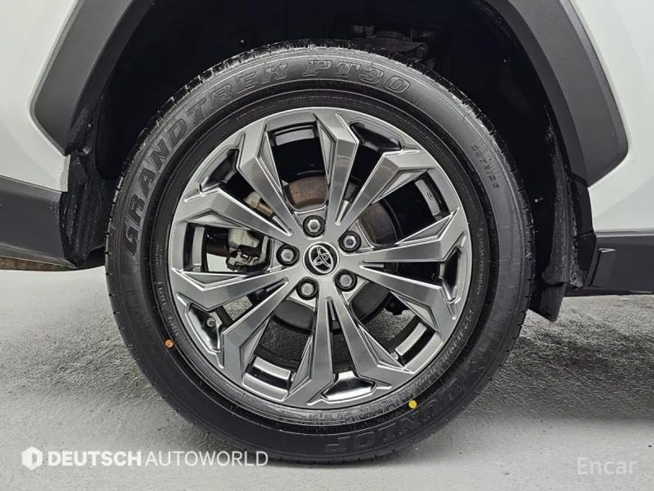 Фото 5 - Toyota RAV4