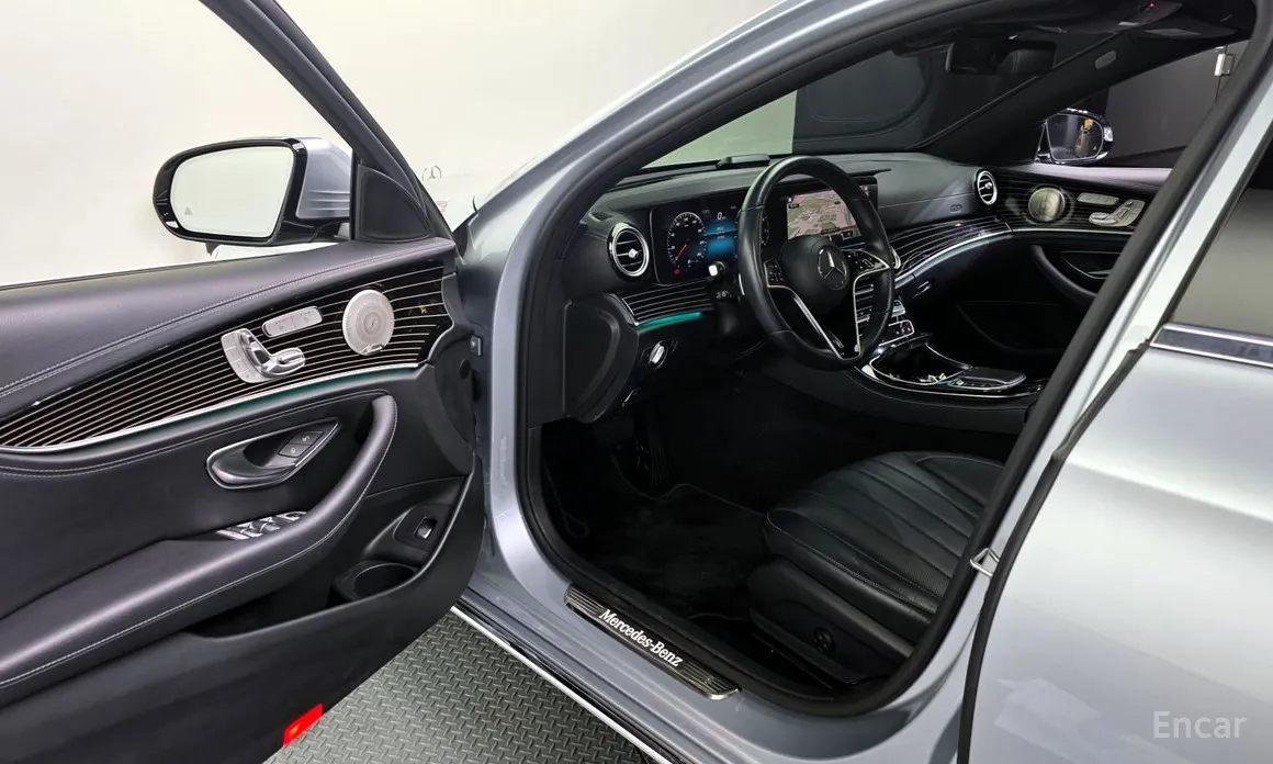 Фото 10 - Mercedes-Benz E-Class