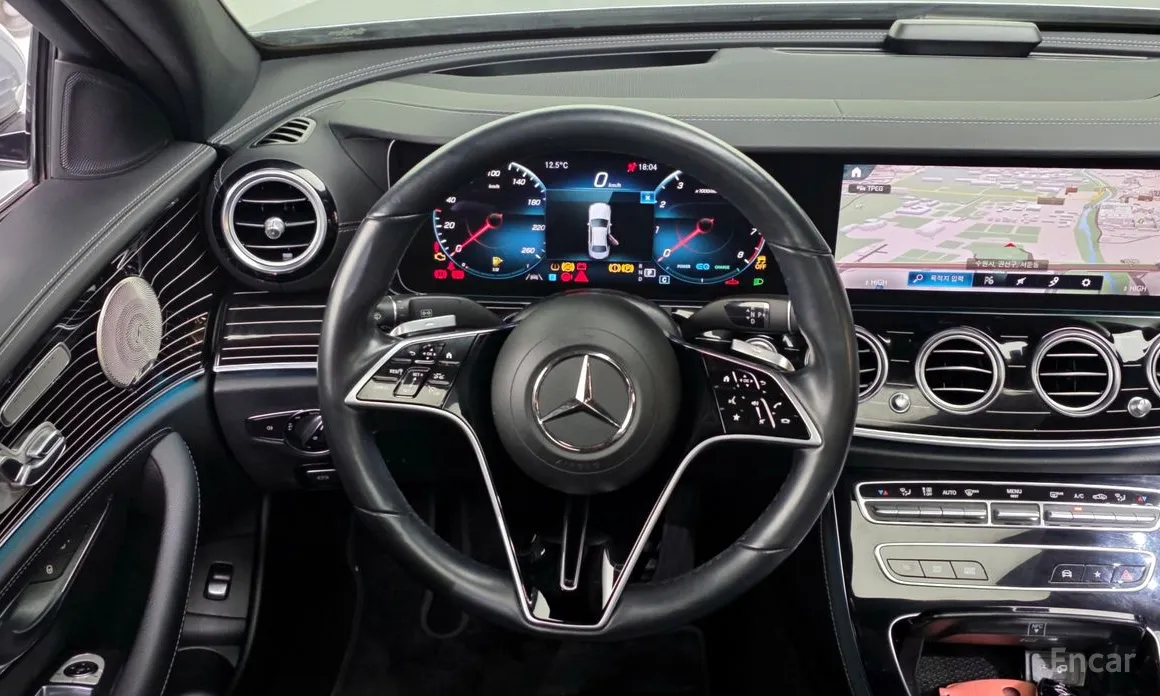 Фото 13 - Mercedes-Benz E-Class