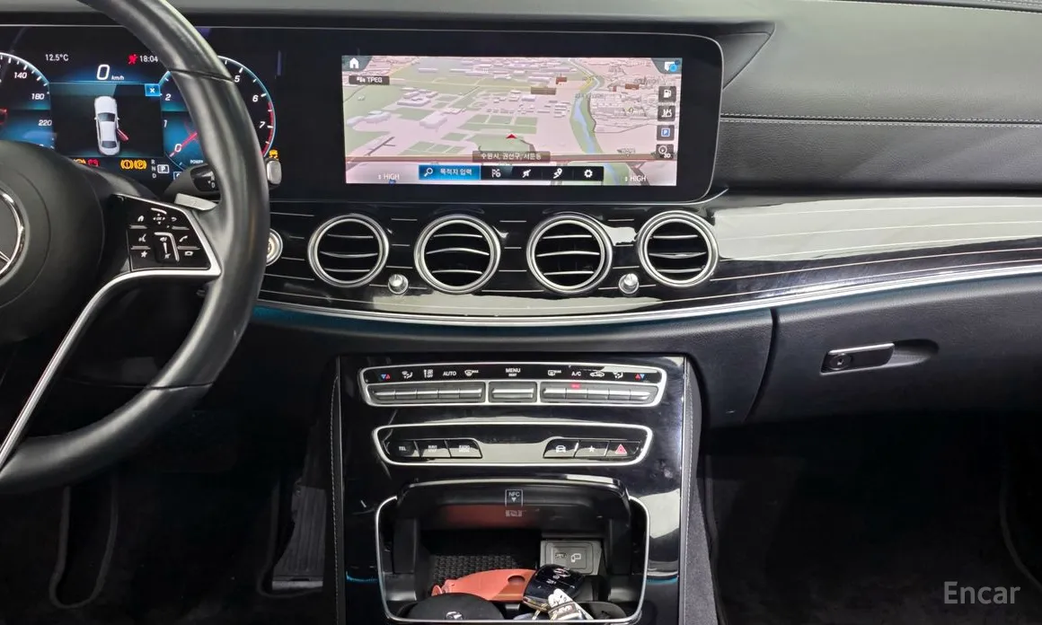 Фото 14 - Mercedes-Benz E-Class