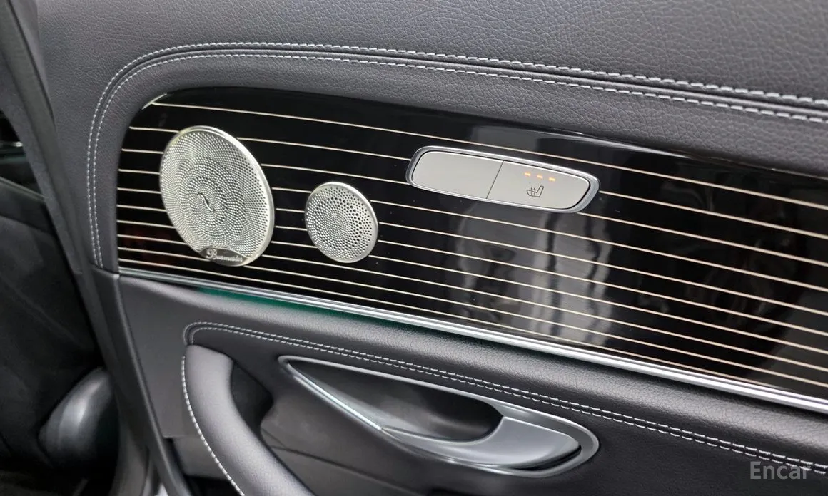 Фото 19 - Mercedes-Benz E-Class