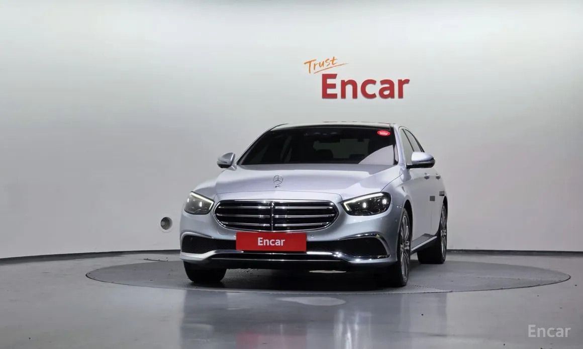 Фото 3 - Mercedes-Benz E-Class