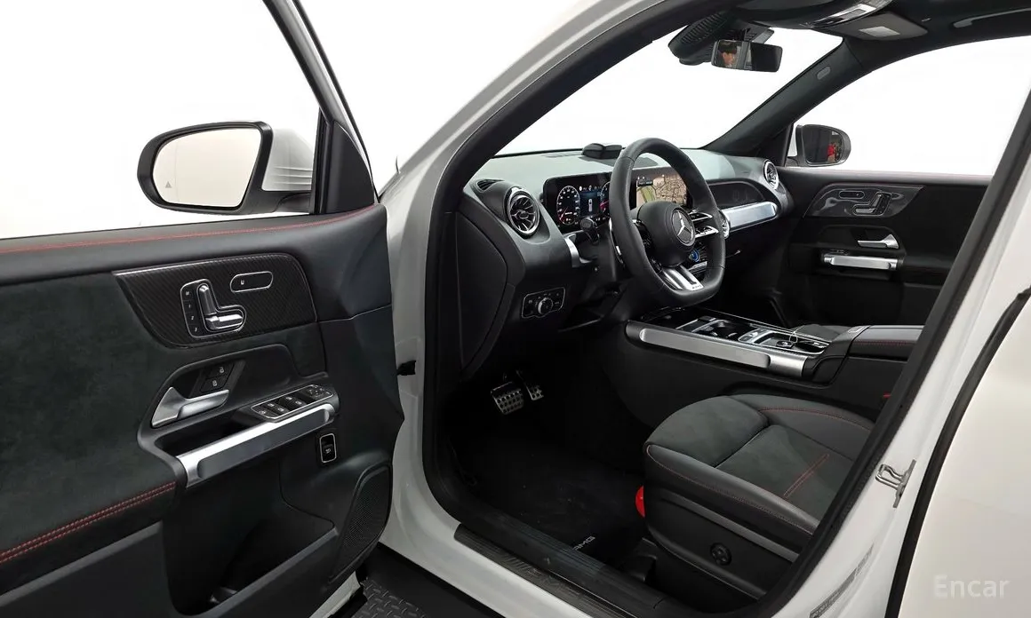 Фото 10 - Mercedes-Benz GLB-Class