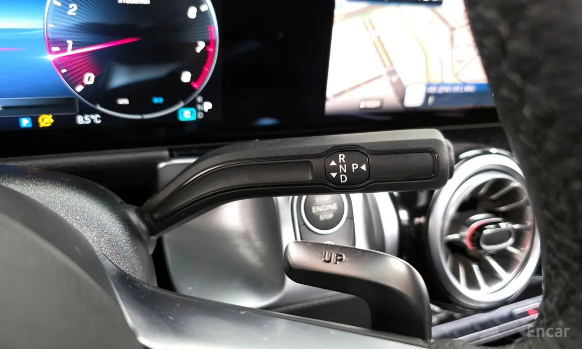 Фото 9 - Mercedes-Benz GLB-Class