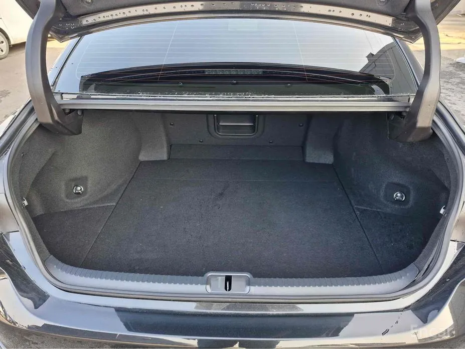 Фото 12 - Lexus ES