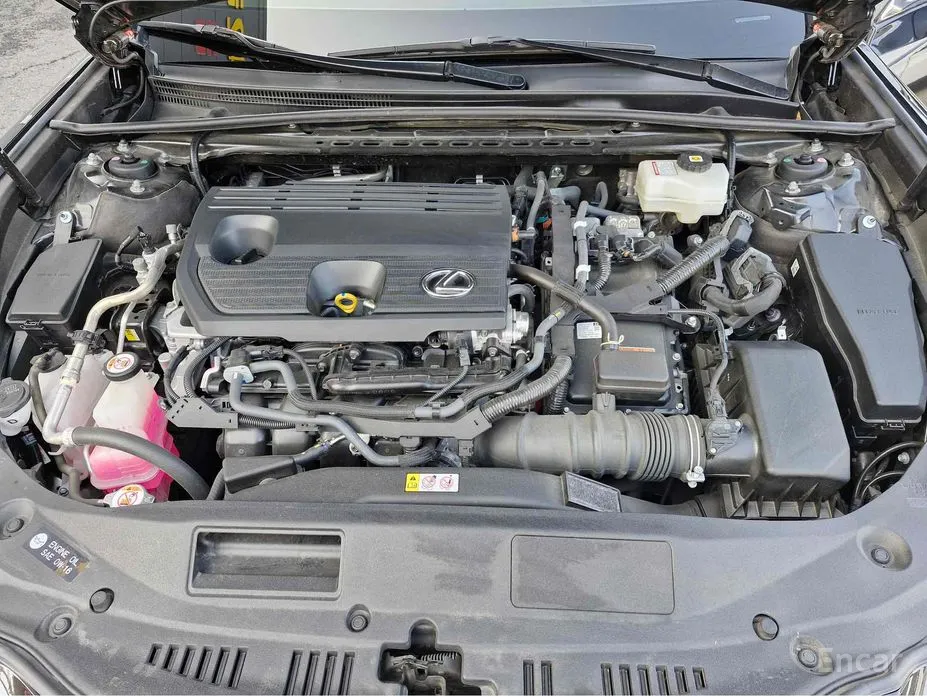 Фото 17 - Lexus ES