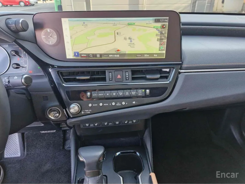 Фото 9 - Lexus ES