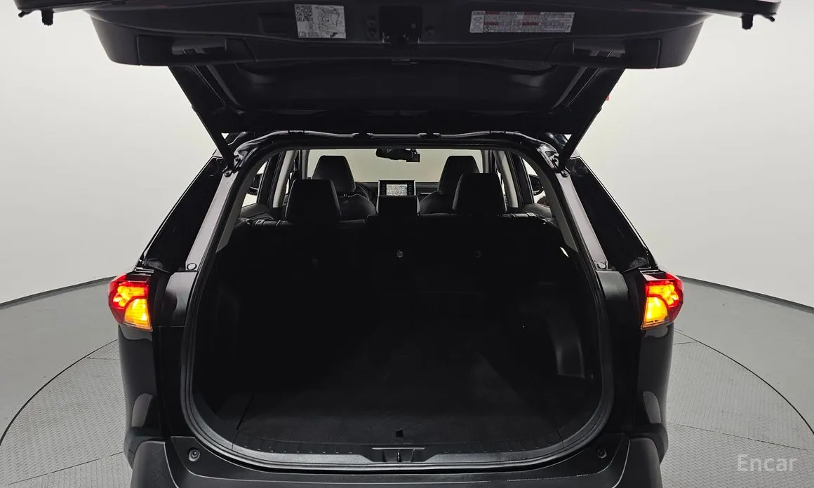 Фото 20 - Toyota RAV4