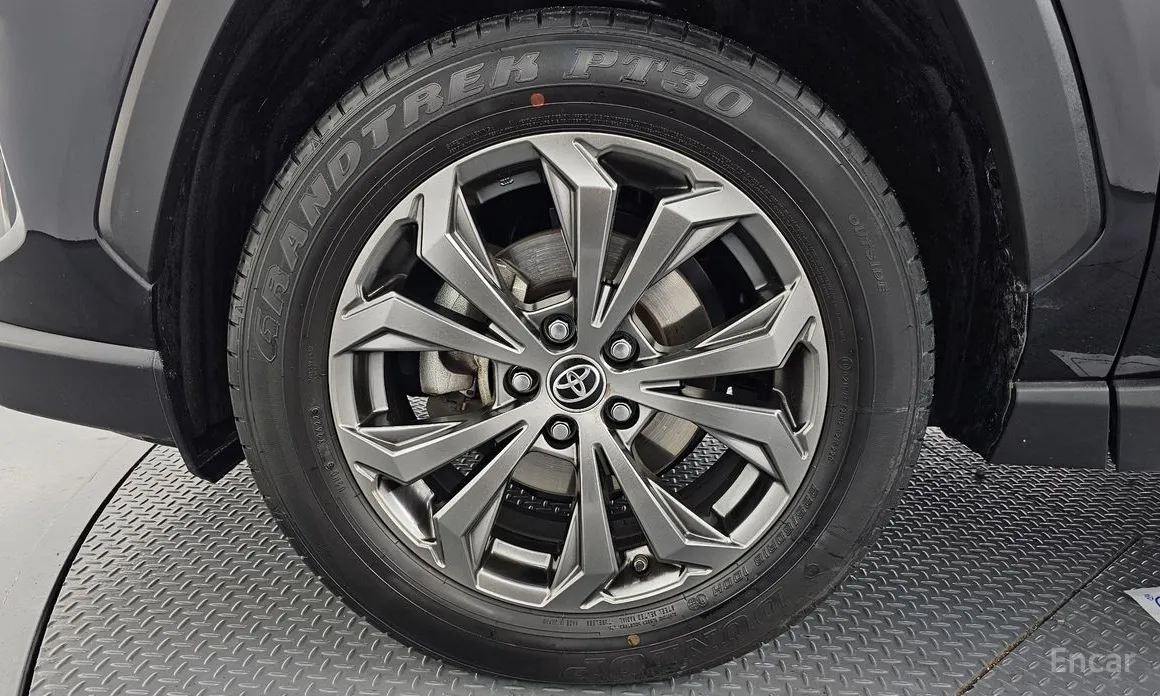 Фото 5 - Toyota RAV4