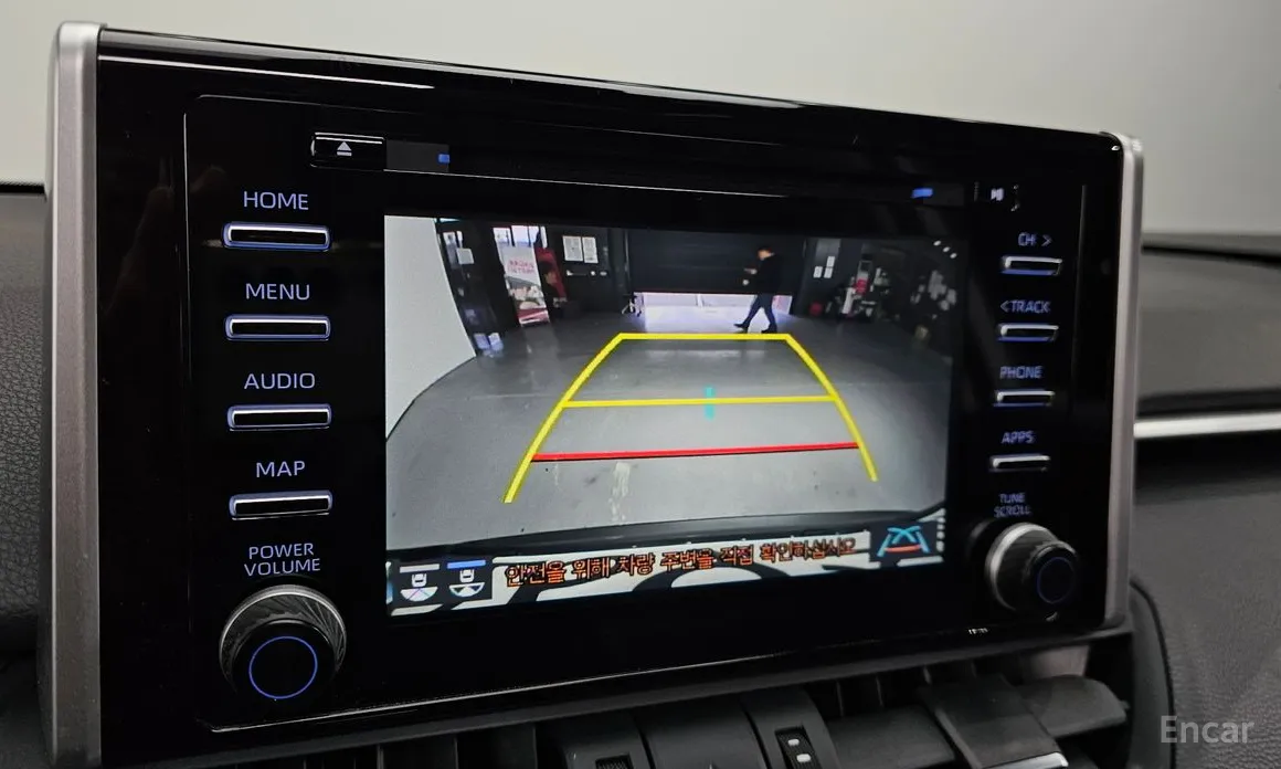 Фото 15 - Toyota RAV4