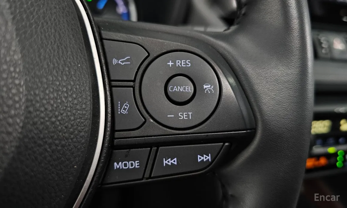 Фото 18 - Toyota RAV4