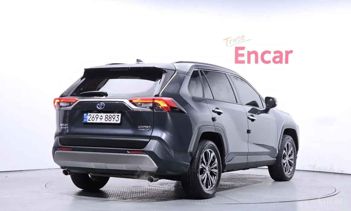 Фото 2 - Toyota RAV4