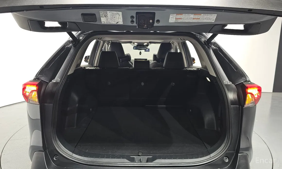 Фото 20 - Toyota RAV4