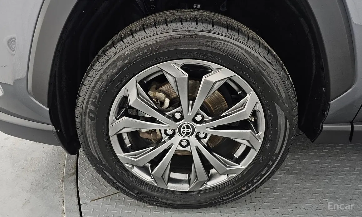 Фото 5 - Toyota RAV4