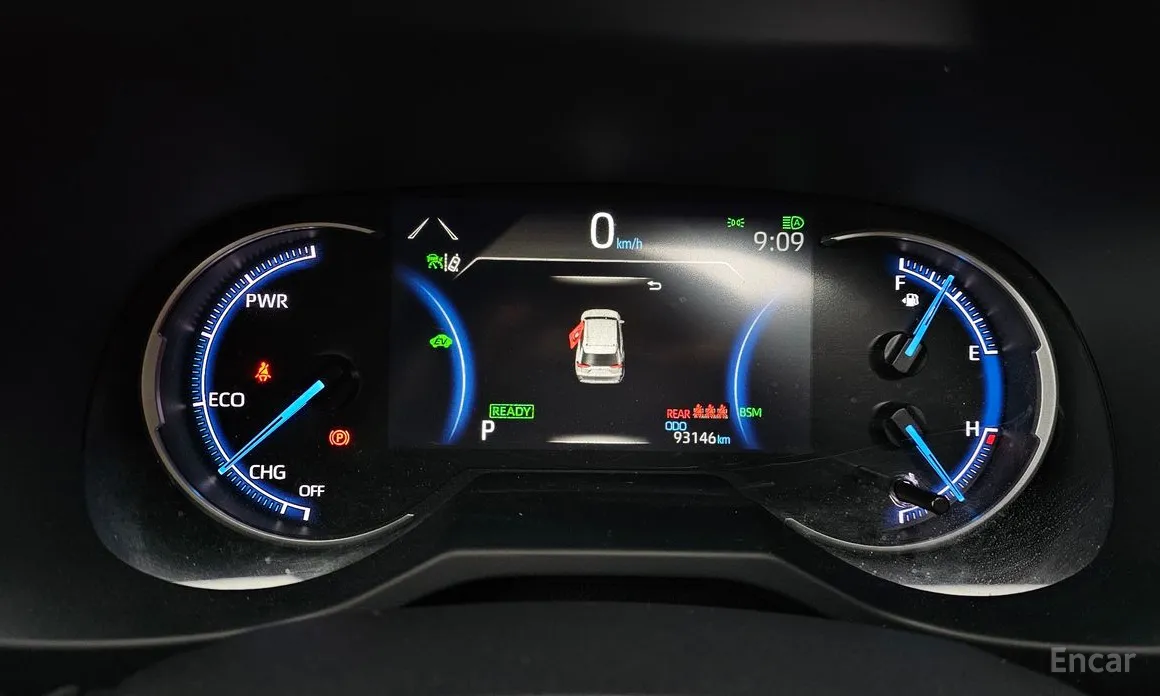 Фото 8 - Toyota RAV4