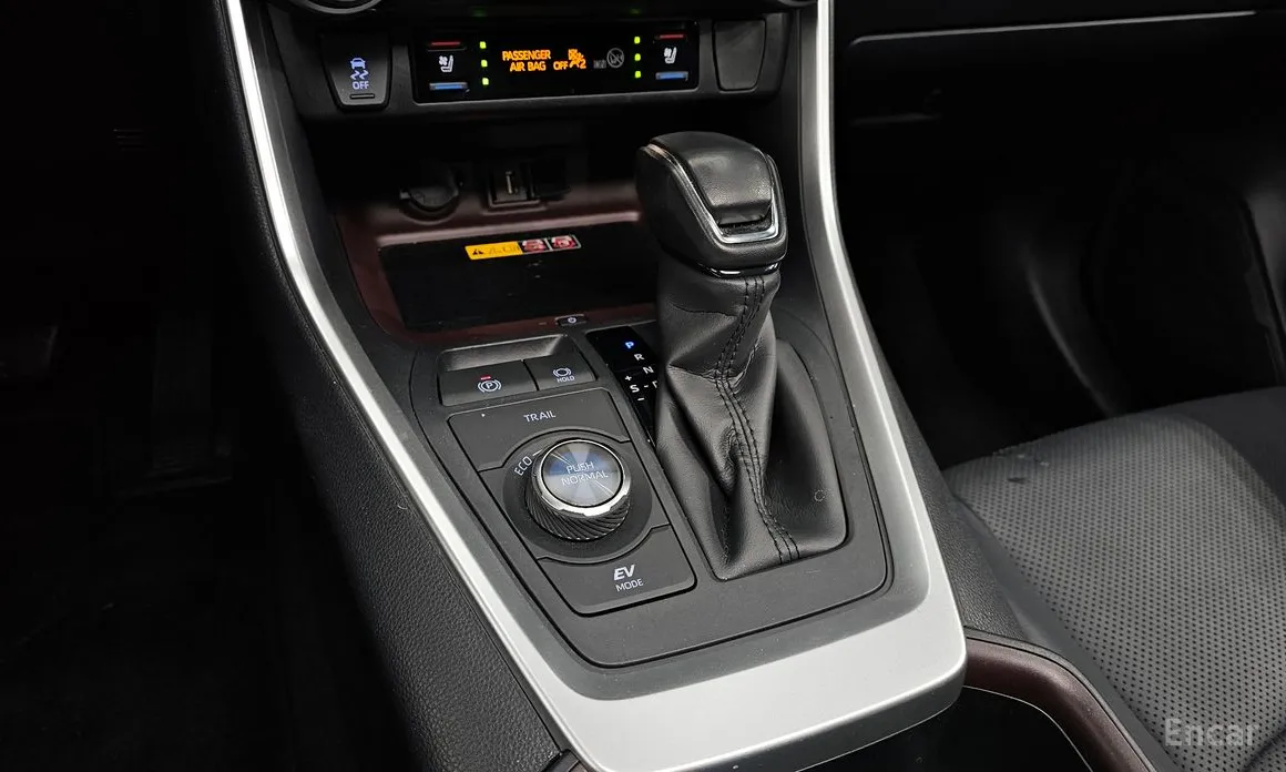 Фото 9 - Toyota RAV4