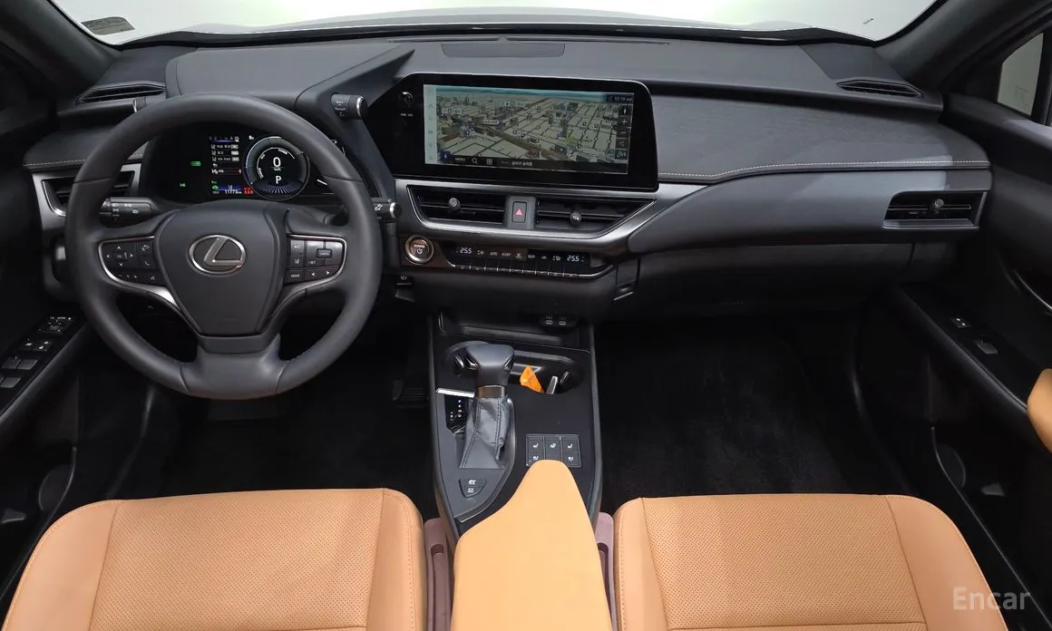 Фото 7 - Lexus UX