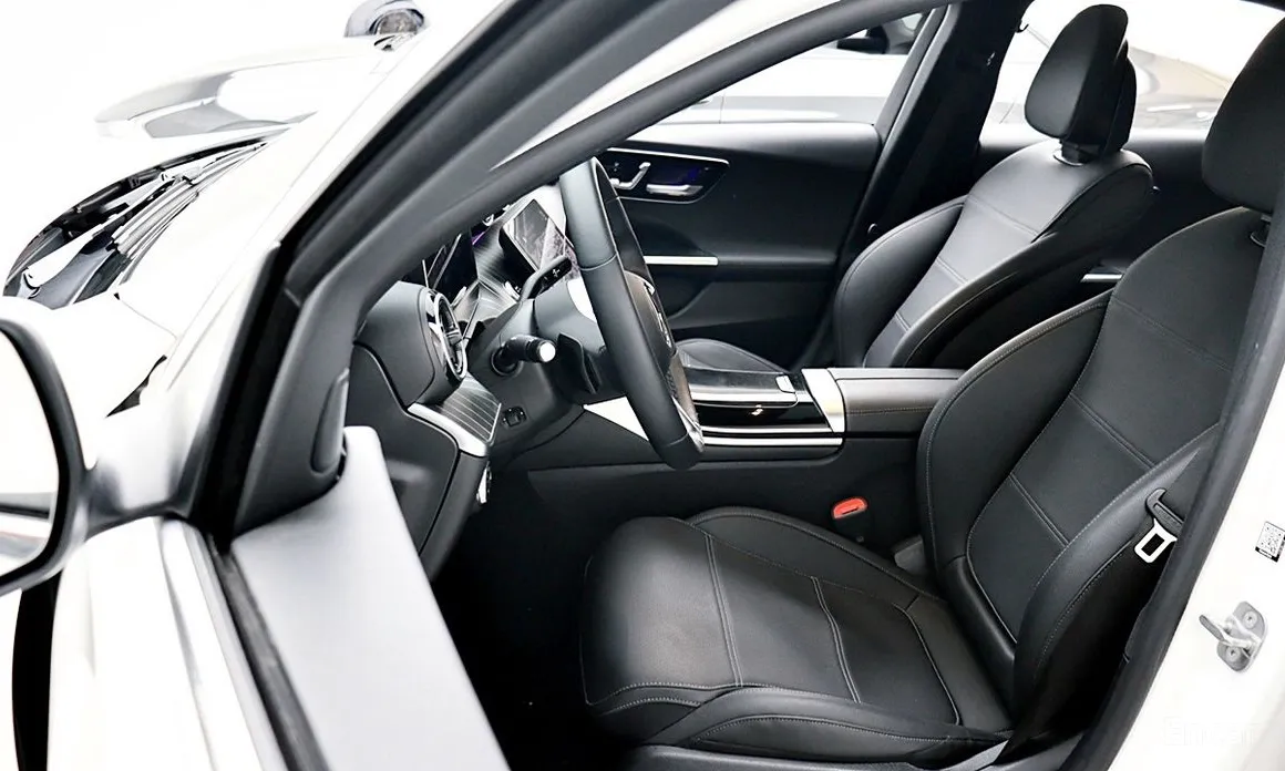 Фото 18 - Mercedes-Benz C-Class