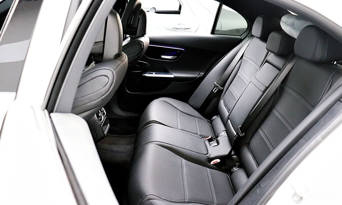 Фото 19 - Mercedes-Benz C-Class