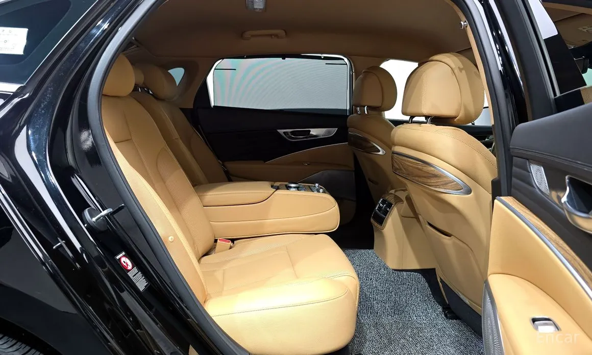 Фото 12 - Kia K9