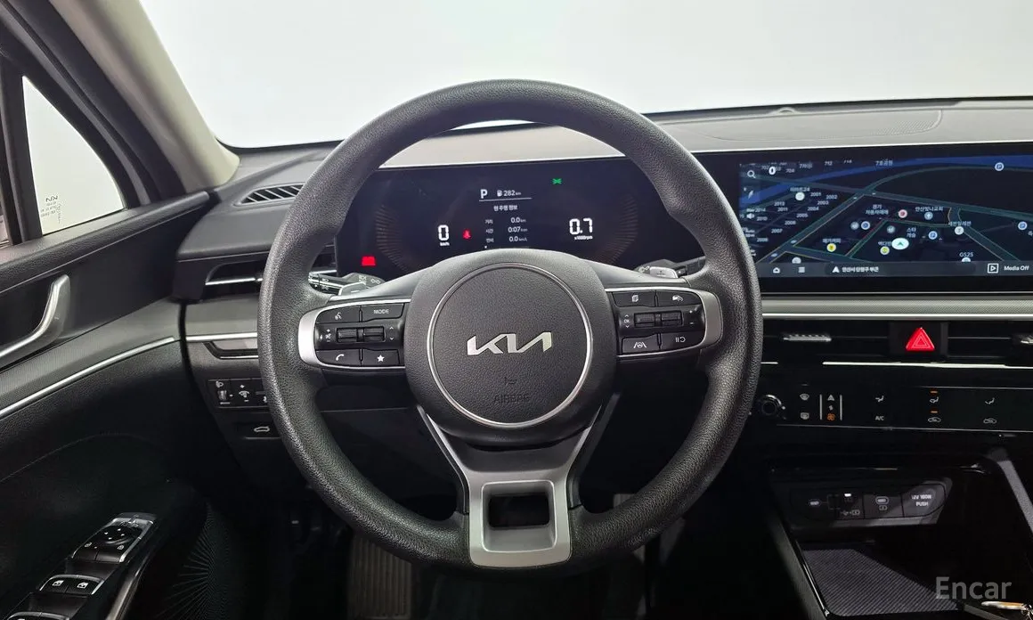 Фото 13 - Kia K5