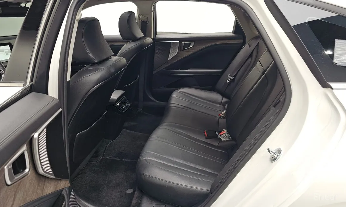 Фото 12 - Kia K8