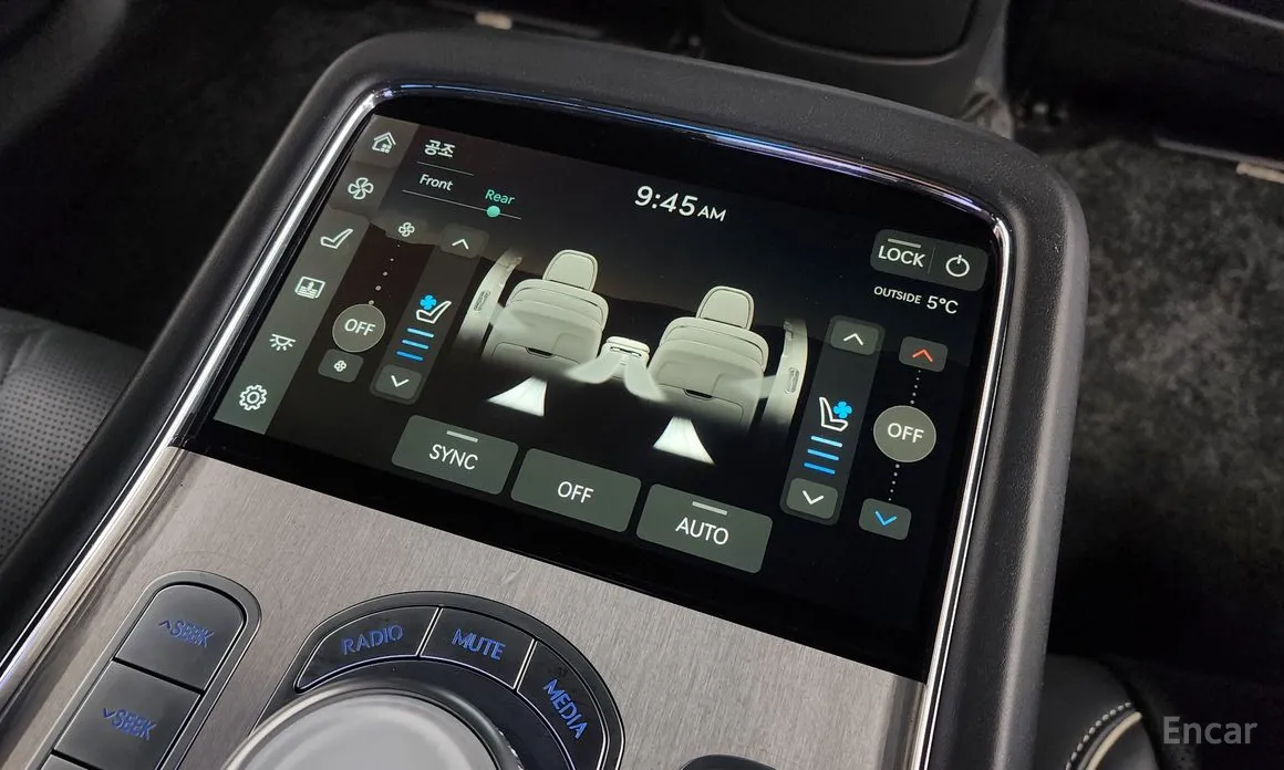 Фото 19 - Genesis G90