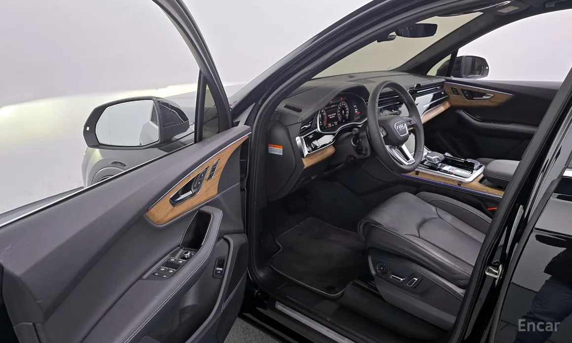 Фото 10 - Audi Q7